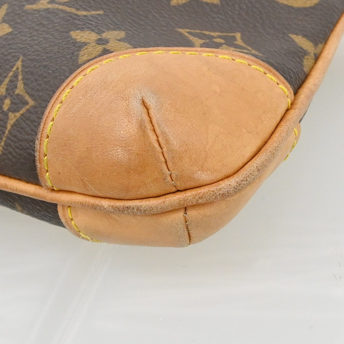 Louis Vuitton Coussin Monogram Brown Canvas Shoulder Bag Bag (Pre-Owned)