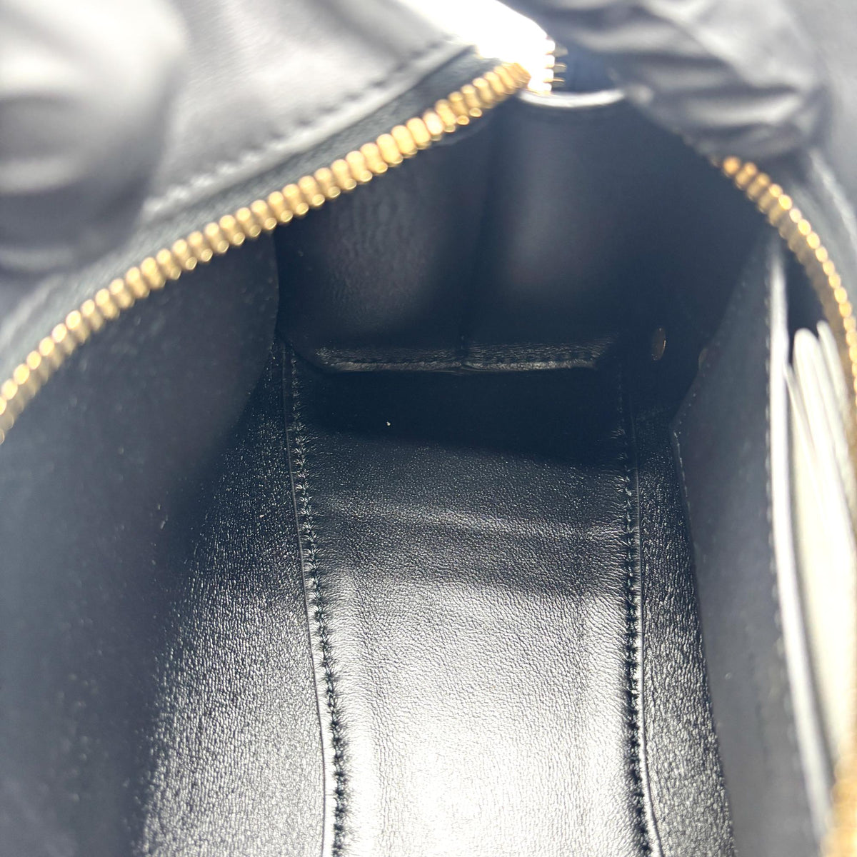 Balenciaga Neo Classic City Leather Black Leather Handbag (Pre-Owned)