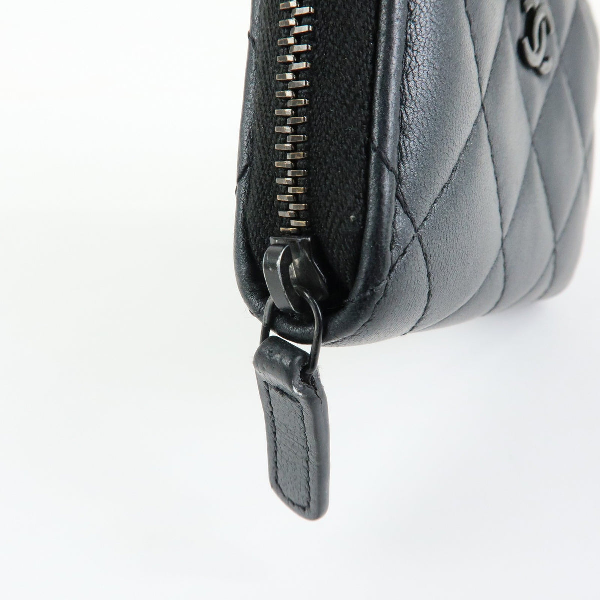 Chanel So Black Cc Zip Coin Purse Quilted Lambskin Black Leather Wallets Accessory (Pre-Owned)