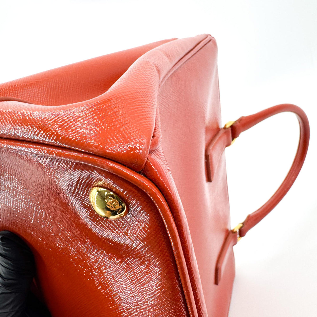 Prada Galleria  Strap Leather Red Leather Handbag (Pre-Owned)