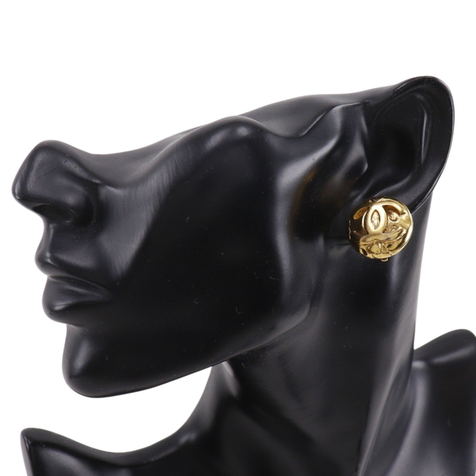 Chanel Vintage Cc Clip-On Metal Gold Gold_Plated Earrings Jewelry (Pre-Owned)