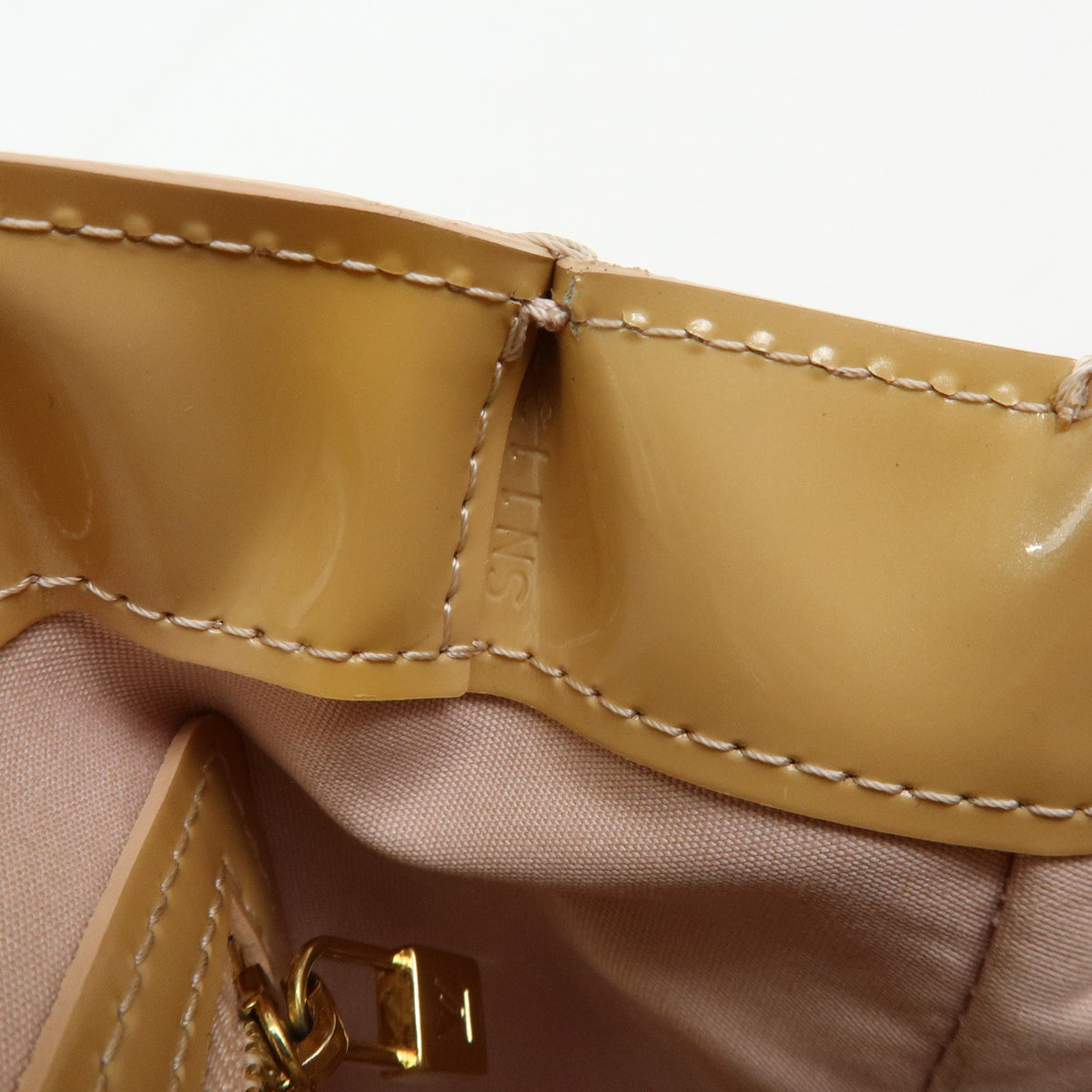Louis Vuitton Wilshire Monogram Vernis Beige Patent_Leather Handbag (Pre-Owned)