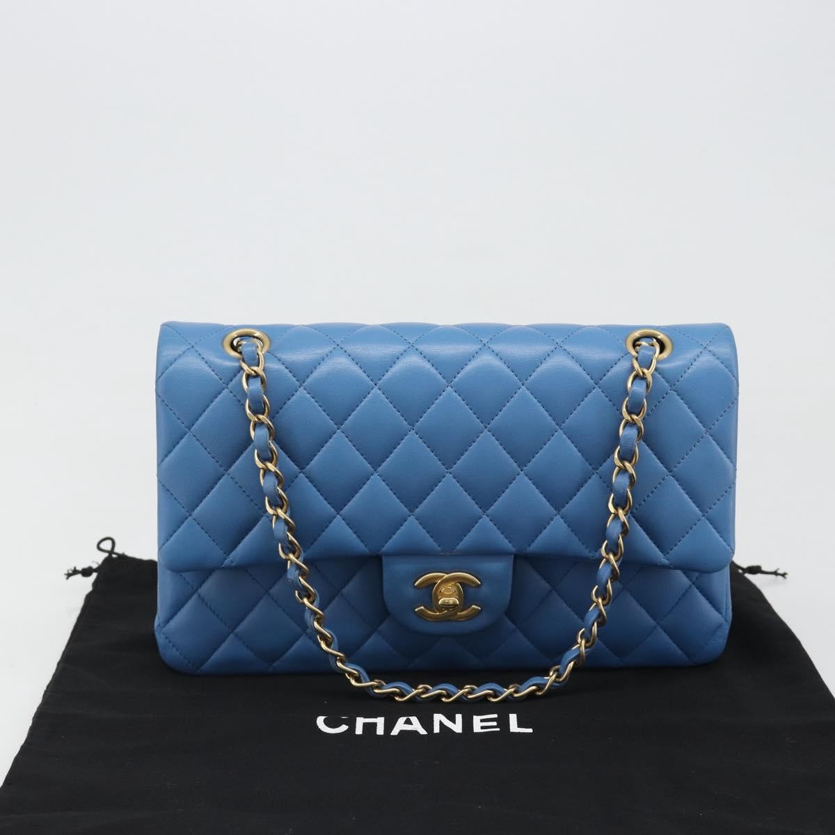 Chanel Matelassé Lambskin Leather Blue Leather Handbag (Pre-Owned)