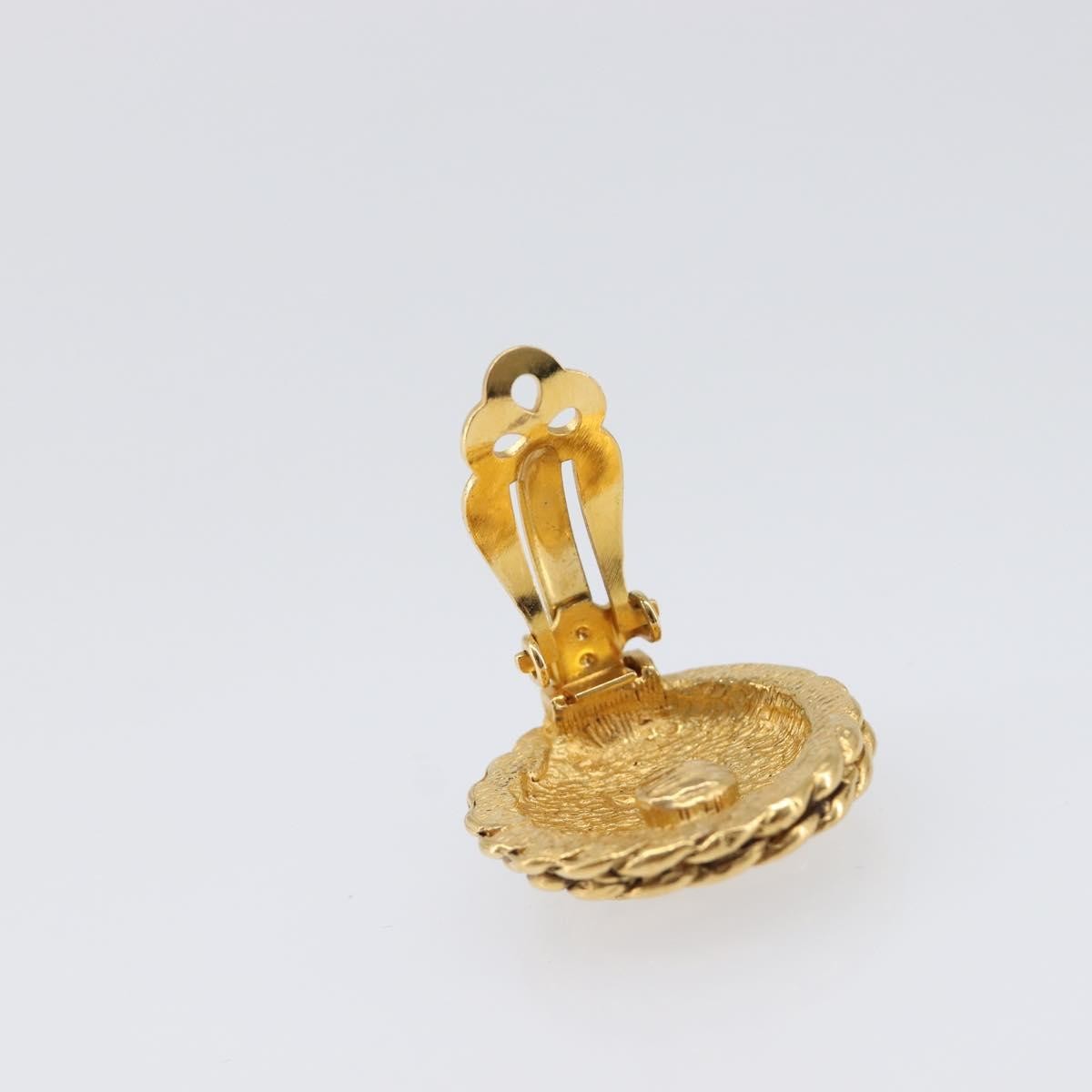 Chanel Vintage Cc Round Clip-On Metal Gold Metal Earrings Jewelry (Pre-Owned)