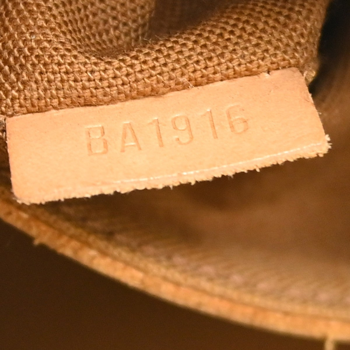 Louis Vuitton Alma Monogram Canvas Brown Canvas Handbag (Pre-Owned)