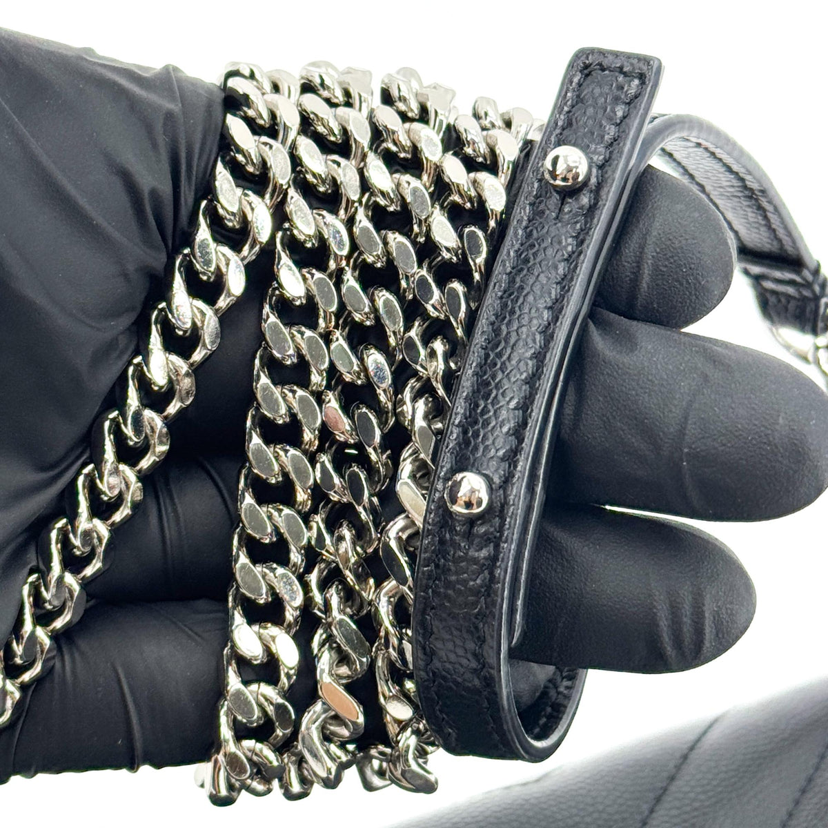 Saint Laurent Classic Monogram Wallet On Chain Matelasse Chevron Leather Black Leather Crossbody Bag Bag (Pre-Owned)