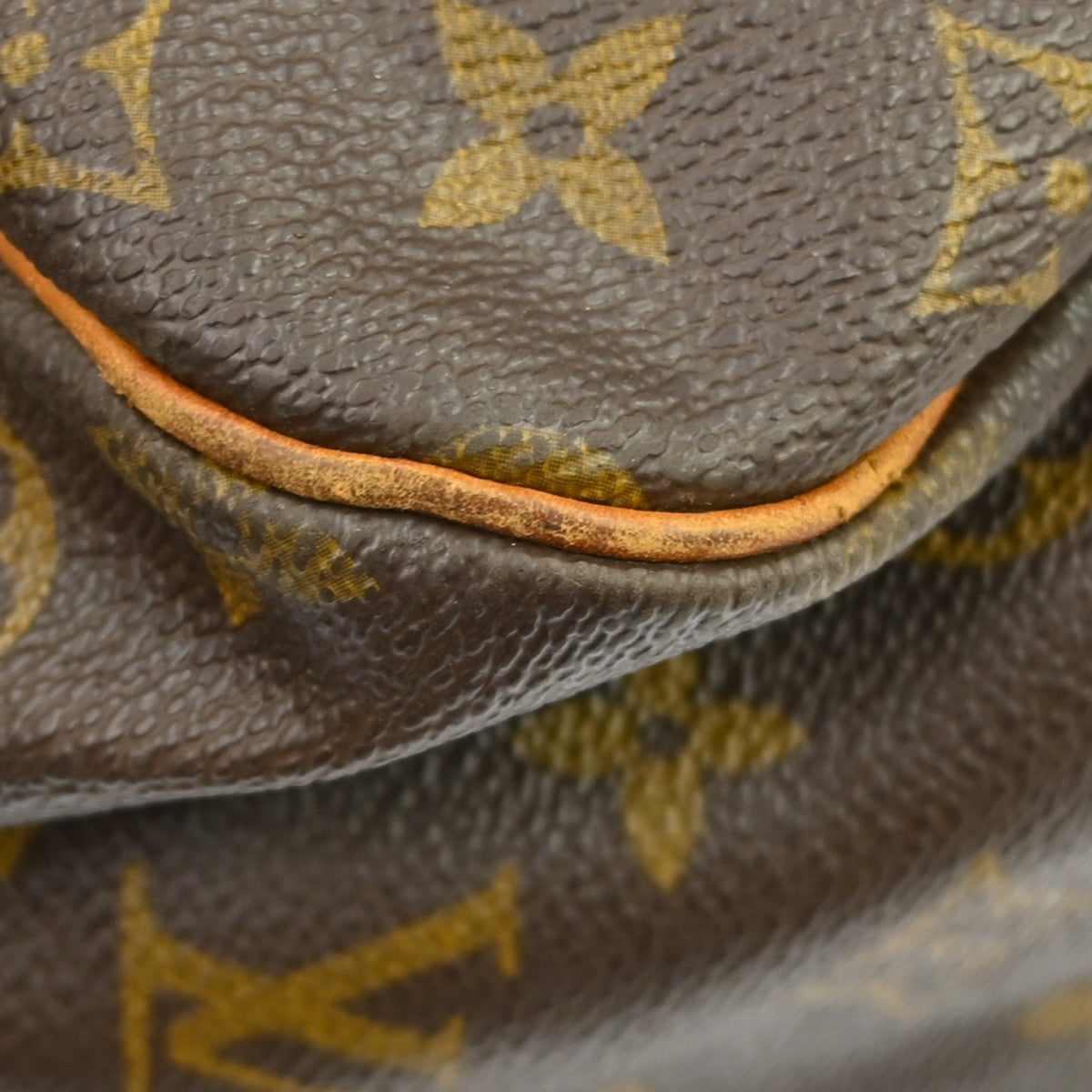Louis Vuitton Saumur Monogram Canvas Brown Canvas Shoulder Bag Bag (Pre-Owned)
