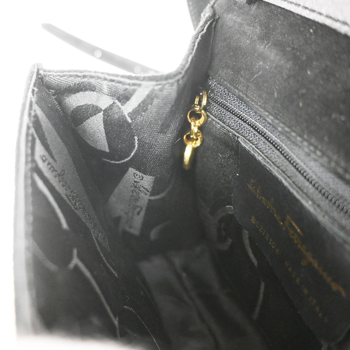 Salvatore Ferragamo Vintage Vara Bow Handle Shoulder Suede Black Suede Handbag (Pre-Owned)