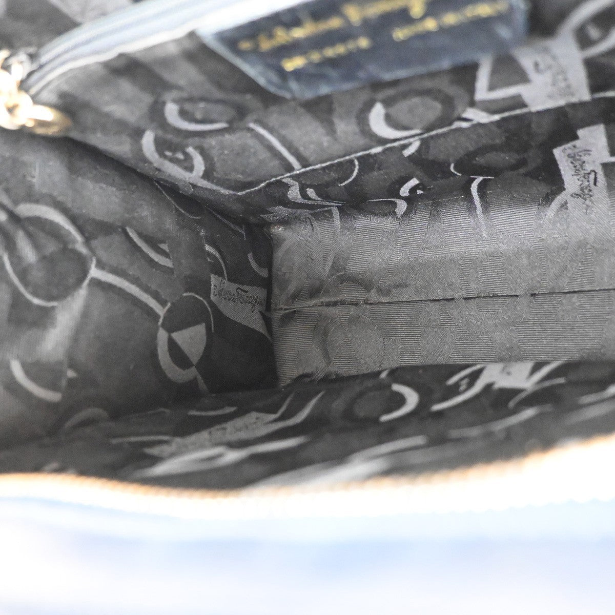 Salvatore Ferragamo Vintage Vara Bow Lizard Embossed Leather Navy Leather Tote Bag Bag (Pre-Owned)
