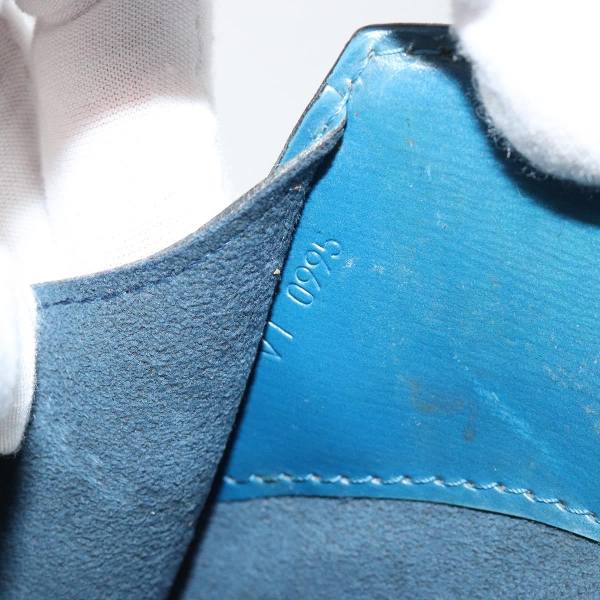 Louis Vuitton Cluny Epi Leather Blue Leather Shoulder Bag Bag (Pre-Owned)