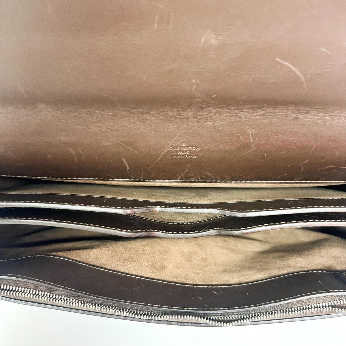 Louis Vuitton Neo Robusto 1 Taiga Leather Brown Leather Briefcase Bag (Pre-Owned)