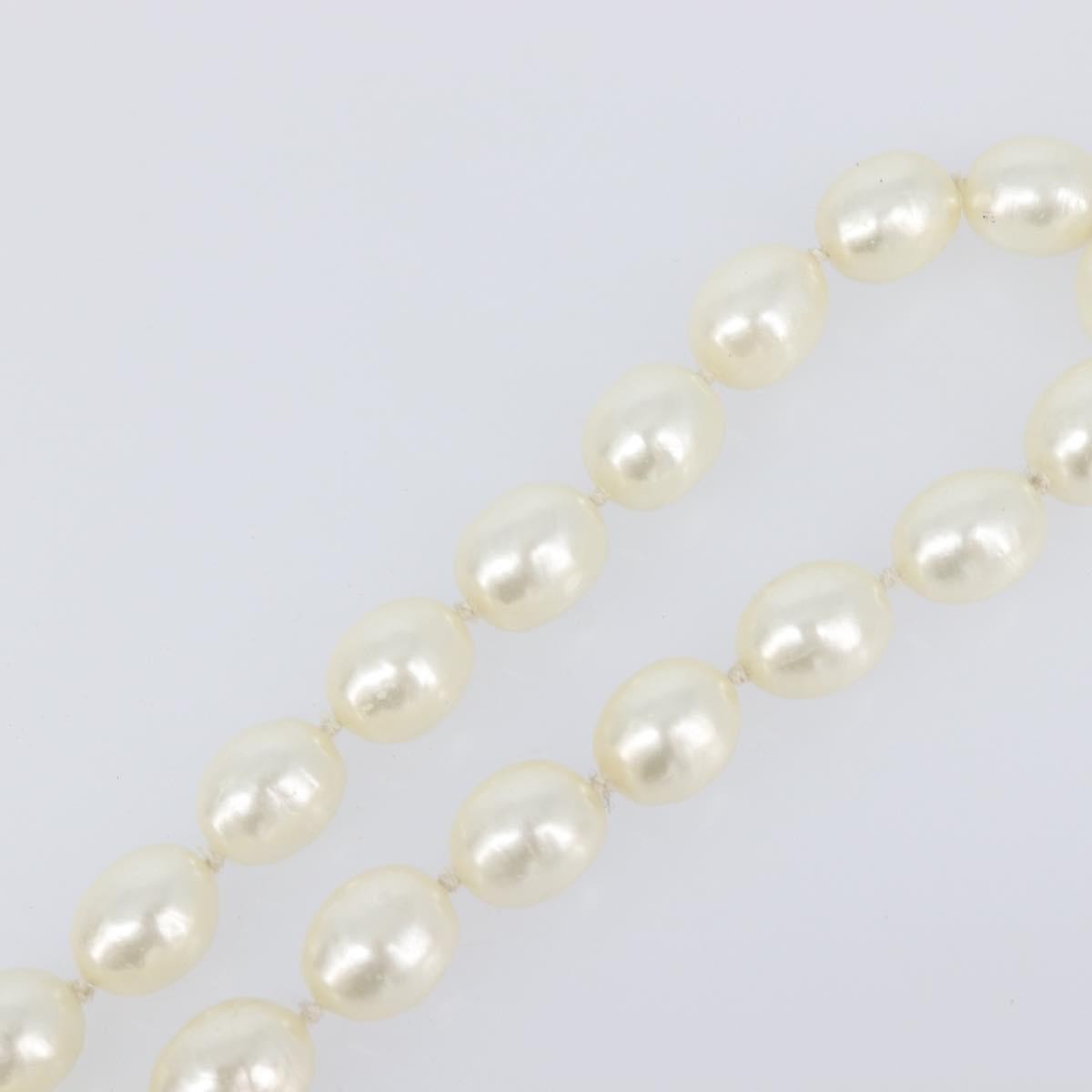 Chanel Cc Pearl Metal And Pearls White Pearl Necklace Jewelry (Pre-Owned)