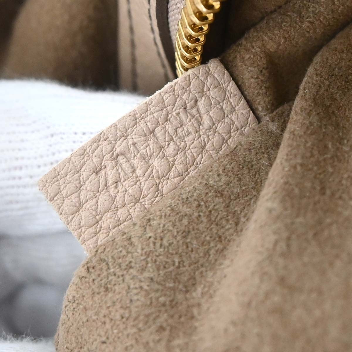 Louis Vuitton Selene Mahina Leather Beige Leather Handbag (Pre-Owned)