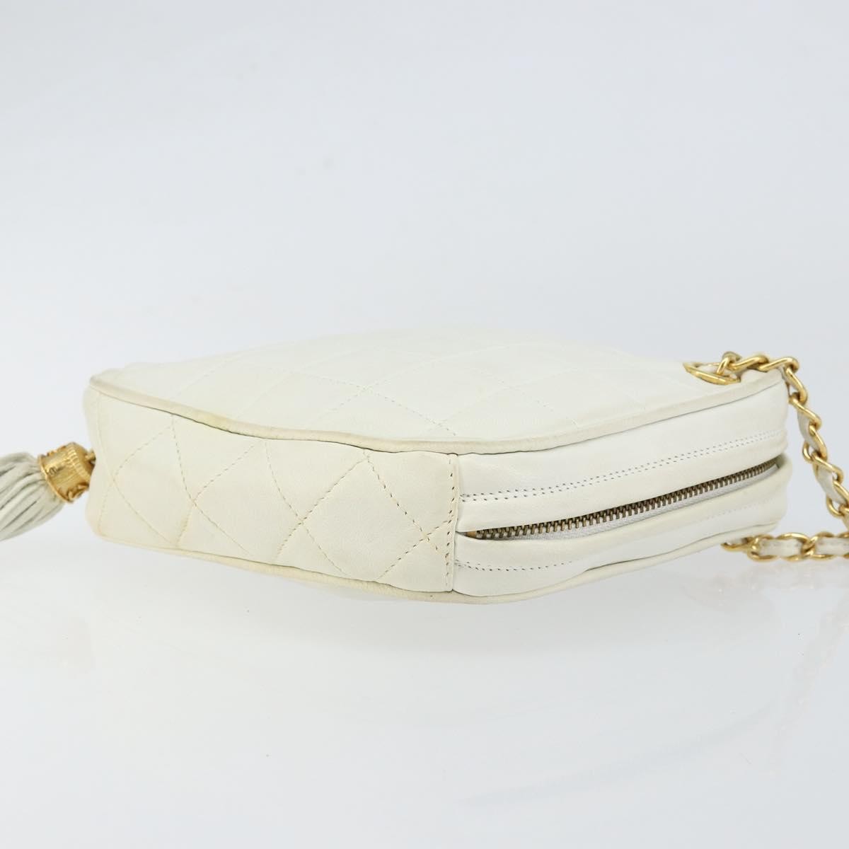 Chanel Vintage Diamond Tassel Quilted Lambskin White Leather Crossbody Bag Bag (Pre-Owned)