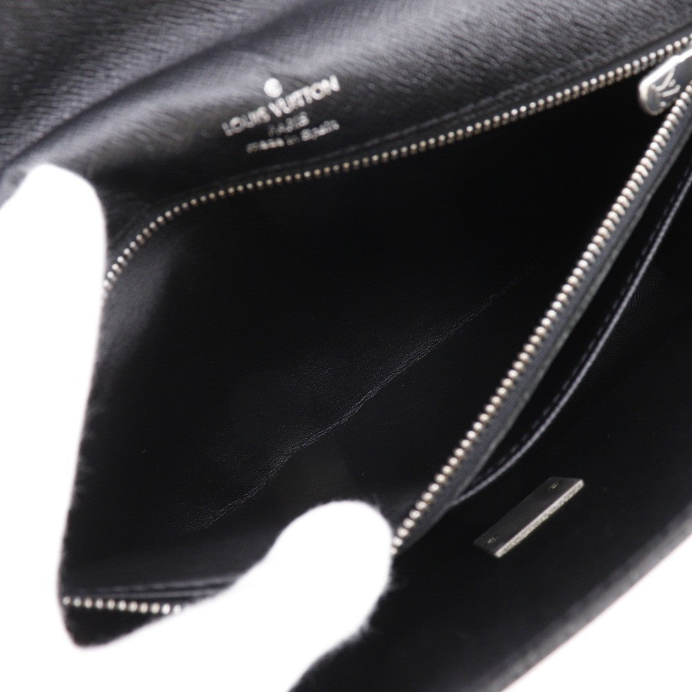 Louis Vuitton Selenga Pochette Taiga Leather Black Leather Clutche & Pouche Bag (Pre-Owned)