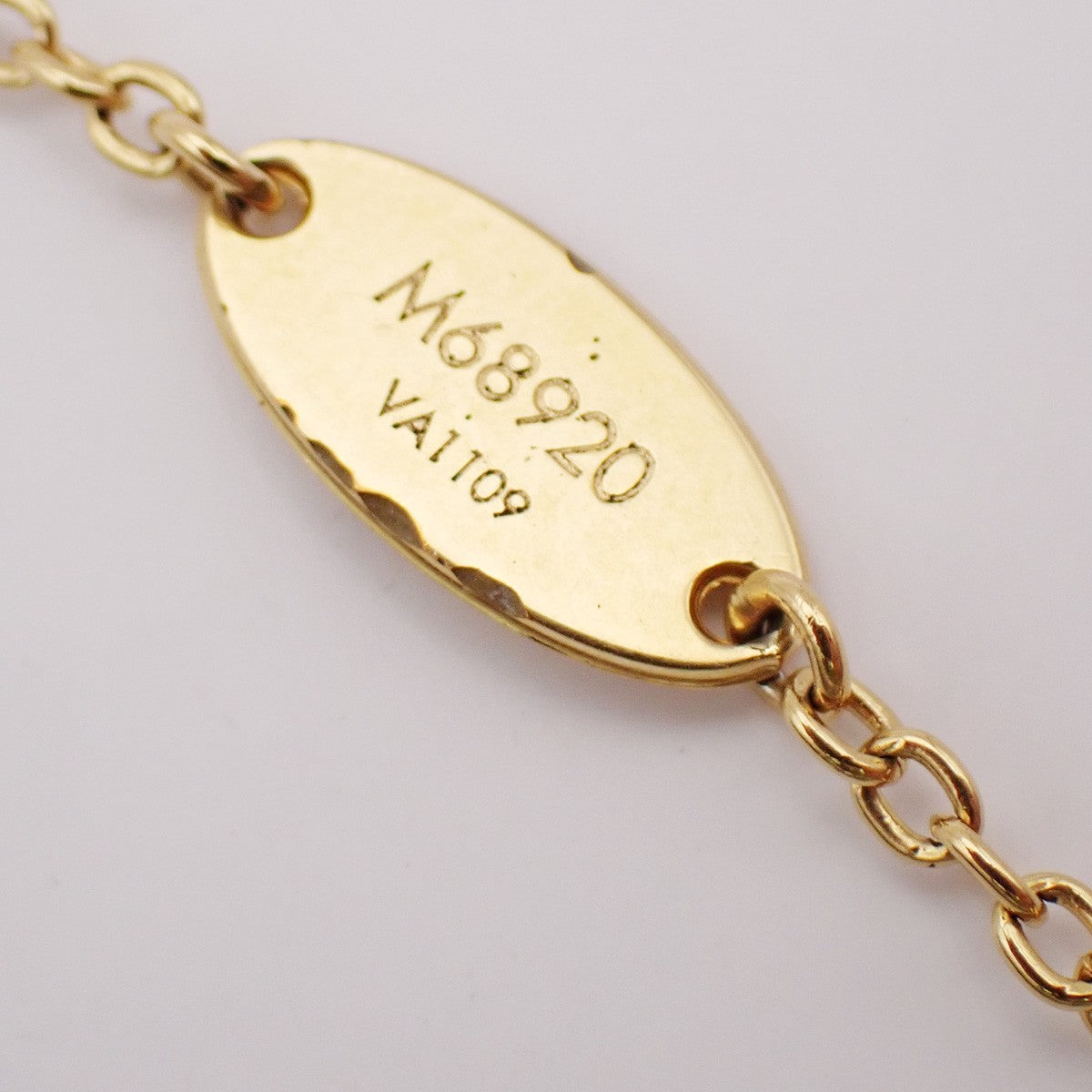 Louis Vuitton Essential V Metal Gold Gold_Plated Necklace Jewelry (Pre-Owned)