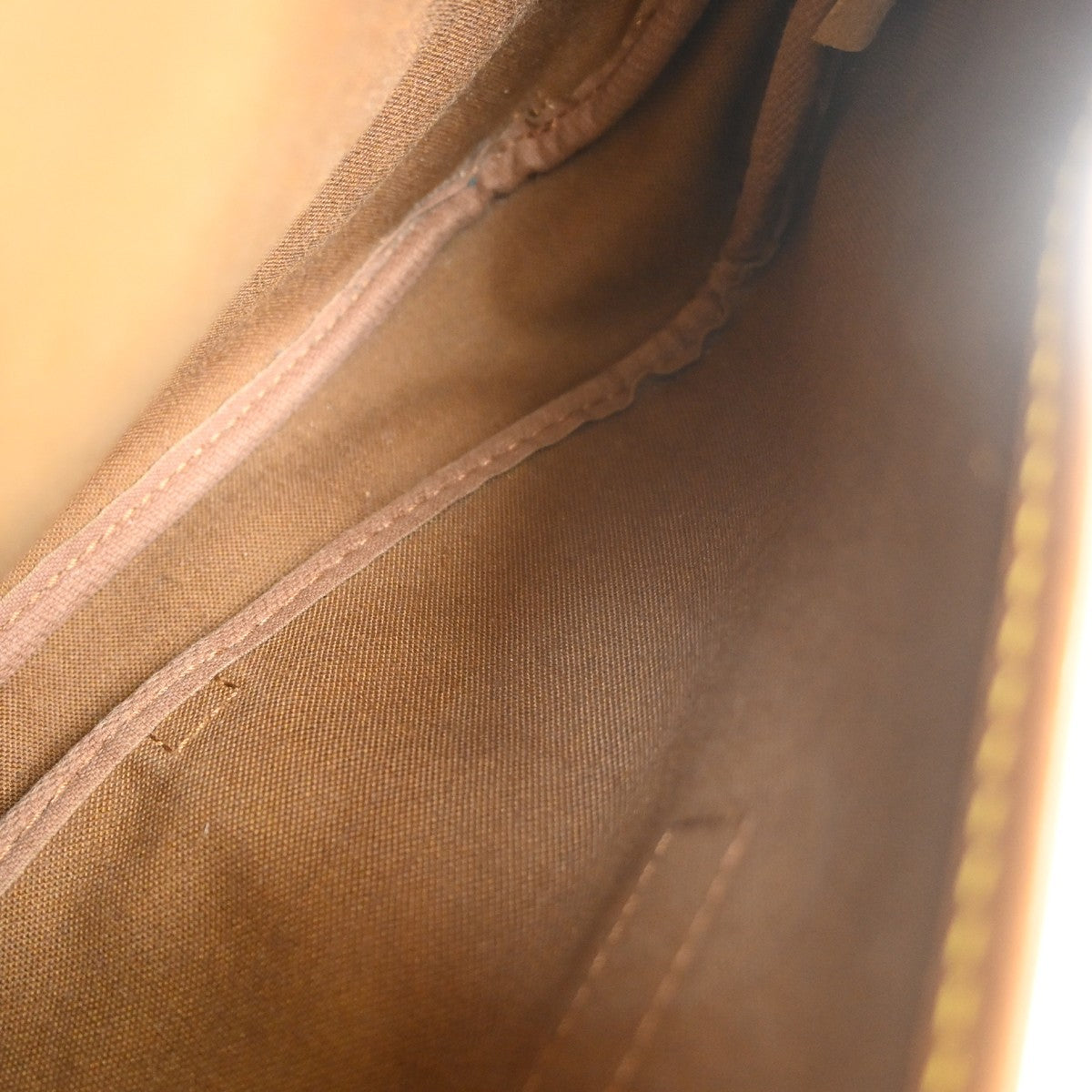 Louis Vuitton Saumur Monogram Canvas Brown Canvas Shoulder Bag Bag (Pre-Owned)