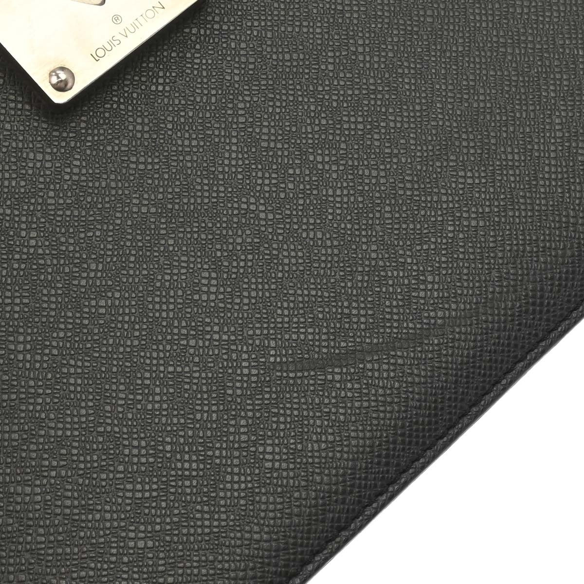 Louis Vuitton Robusto Taiga Black Leather Briefcase Bag (Pre-Owned)