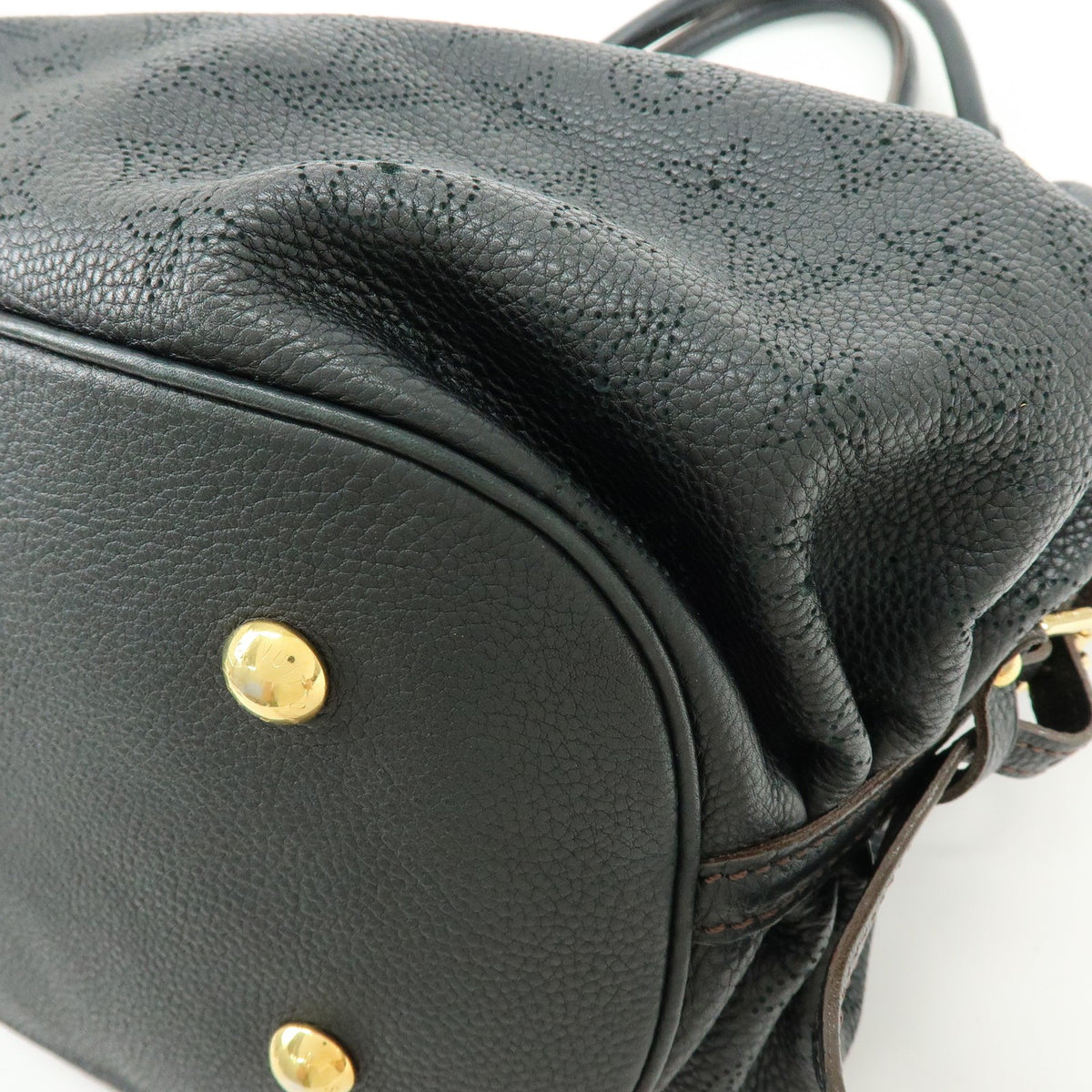 Louis Vuitton L Hobo Mahina Leather Black Leather Shoulder Bag Bag (Pre-Owned)