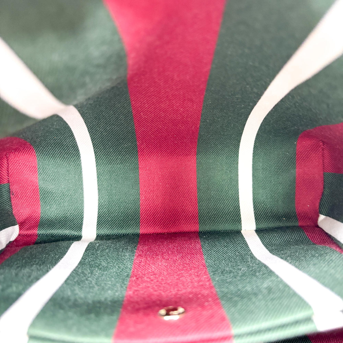 Gucci Gg Emblem Bucket Bag Gg Coated Canvas Pink Canvas Shoulder Bag Bag (Pre-Owned)