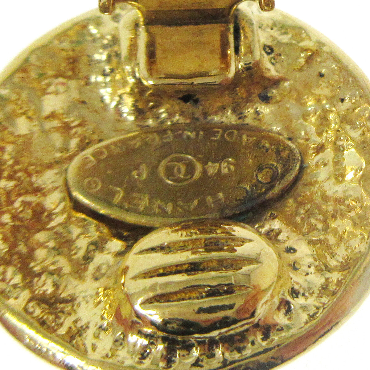 Chanel Vintage Cc Round Clip-On Metal Gold Gold_Plated Earrings Jewelry (Pre-Owned)