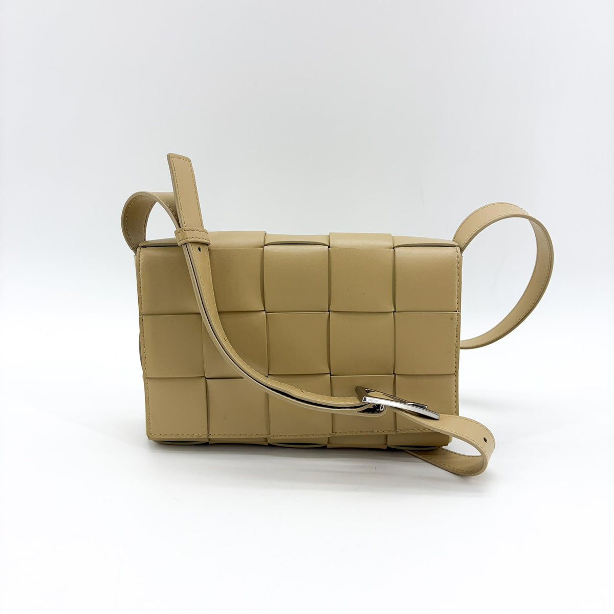 Bottega Veneta Cassette Zip Maxi Intrecciato Webbed Canvas Beige Other Crossbody Bag Bag (Pre-Owned)