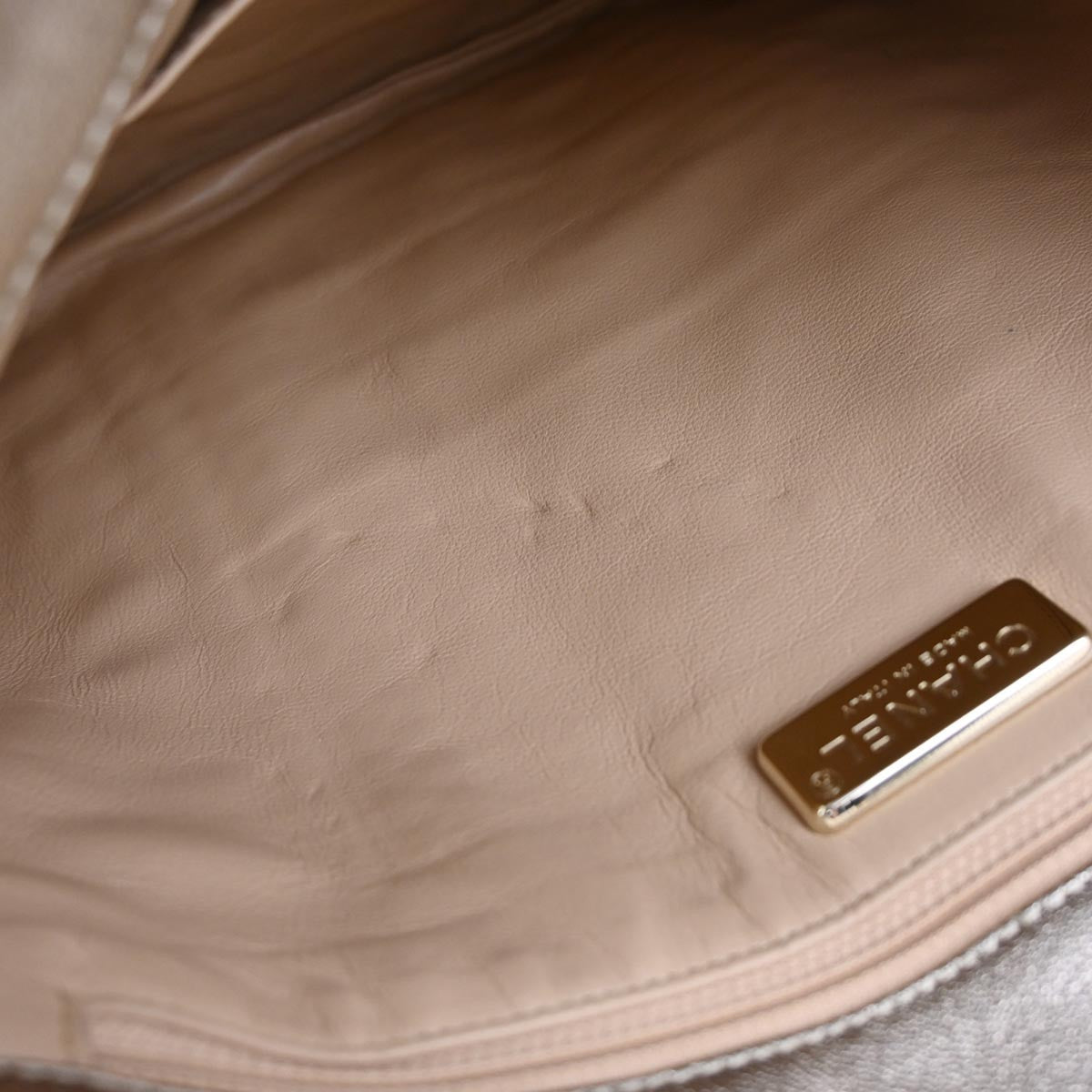 Chanel Luxe Ligne Zipped Tote Leather Gold Leather Tote Bag Bag (Pre-Owned)