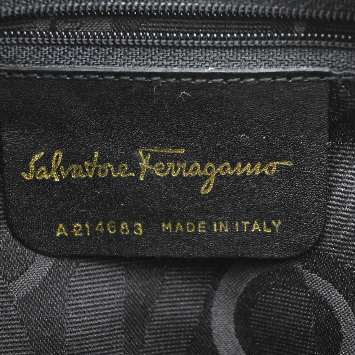 Salvatore Ferragamo Vara Bow Camera Leather Black Leather Shoulder Bag Bag (Pre-Owned)