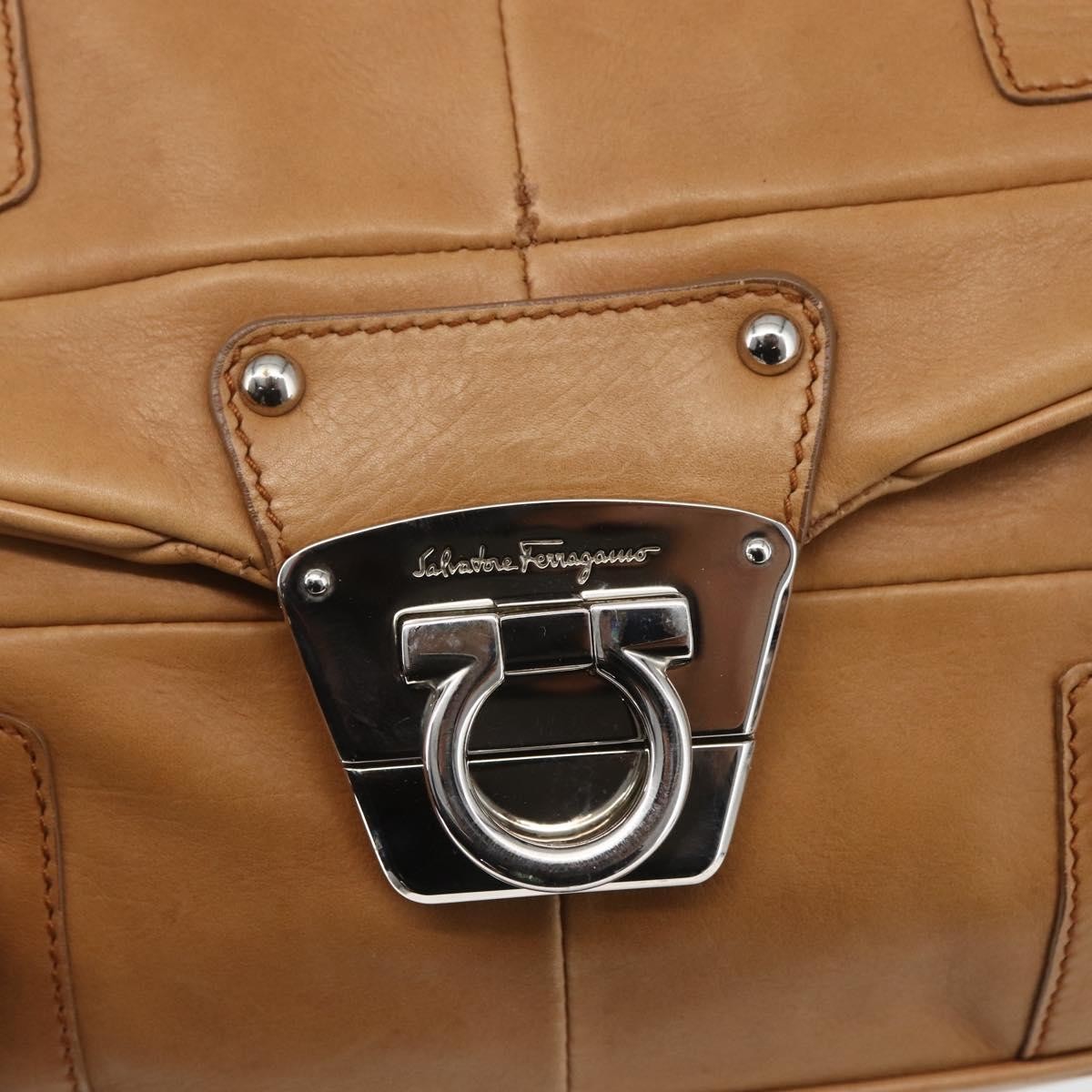 Salvatore Ferragamo Gancini Leather Brown Leather Shoulder Bag Bag (Pre-Owned)