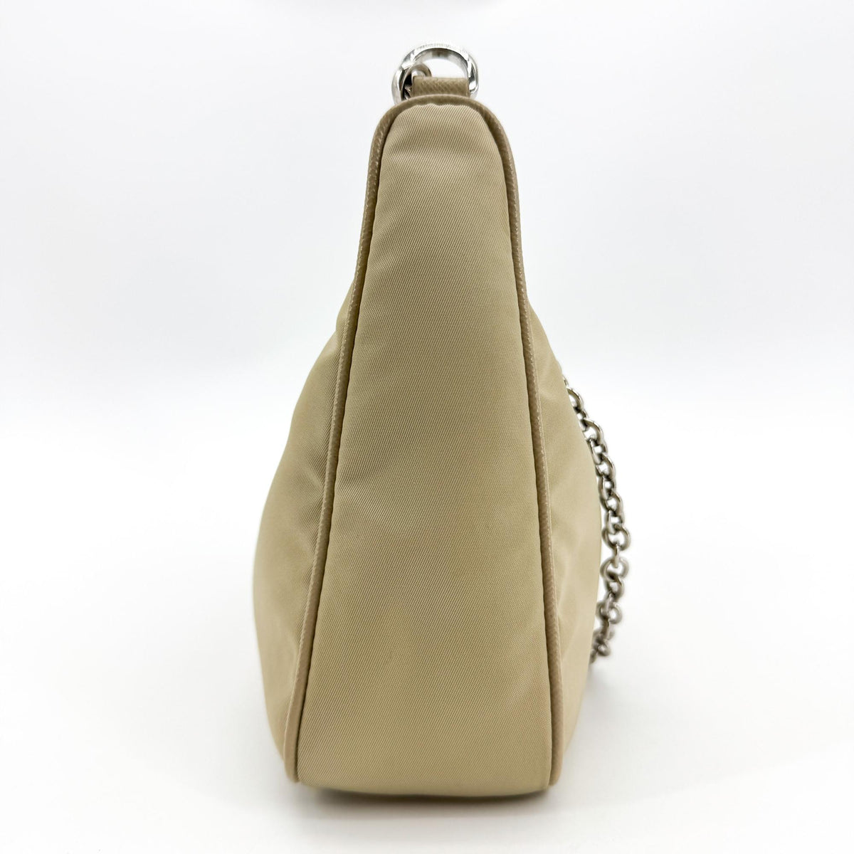 Prada Re-Edition 2005 Tessuto Beige Nylon Shoulder Bag Bag (Pre-Owned)