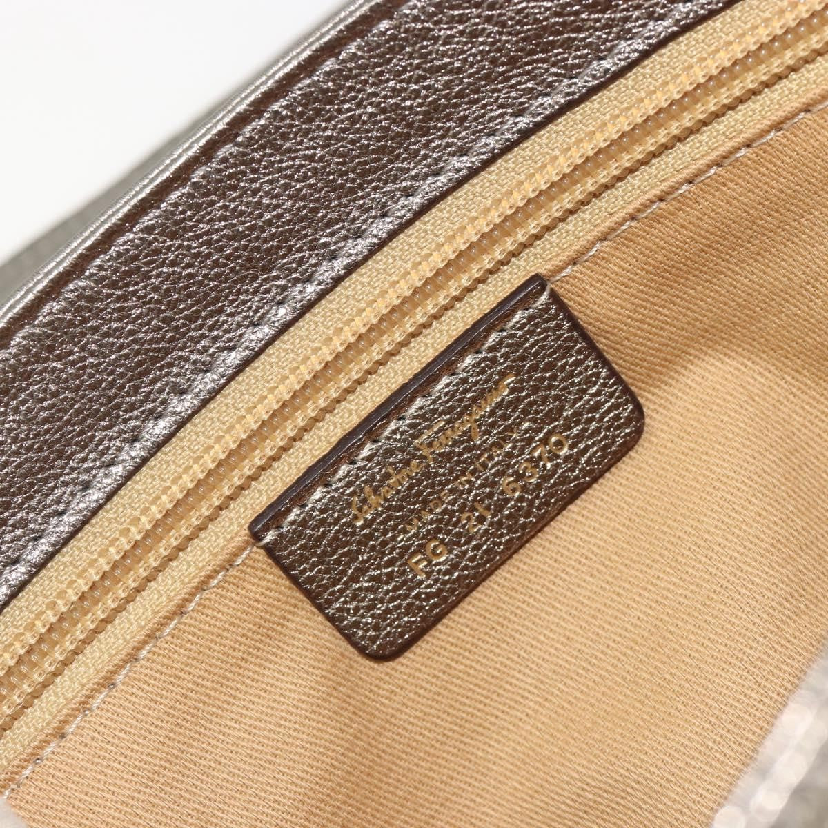 Salvatore Ferragamo Gancini Leather Silver Leather Shoulder Bag Bag (Pre-Owned)