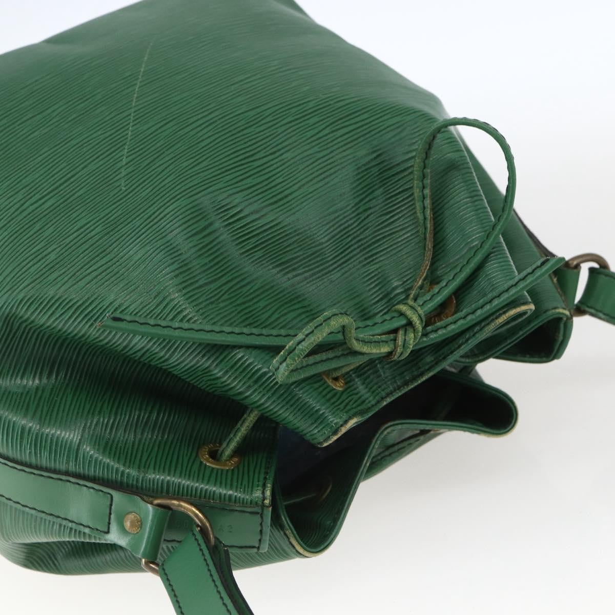 Louis Vuitton Petit Noe Epi Leather Green Leather Shoulder Bag Bag (Pre-Owned)