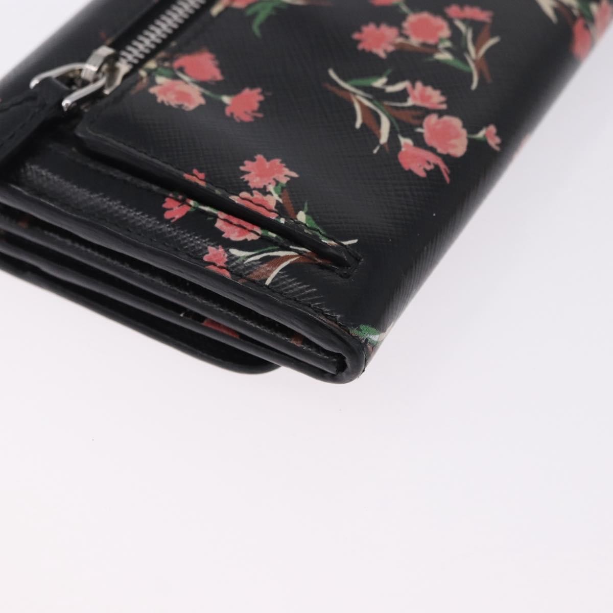 Prada Saffiano Leather Black Leather Wallets Accessory (Pre-Owned)