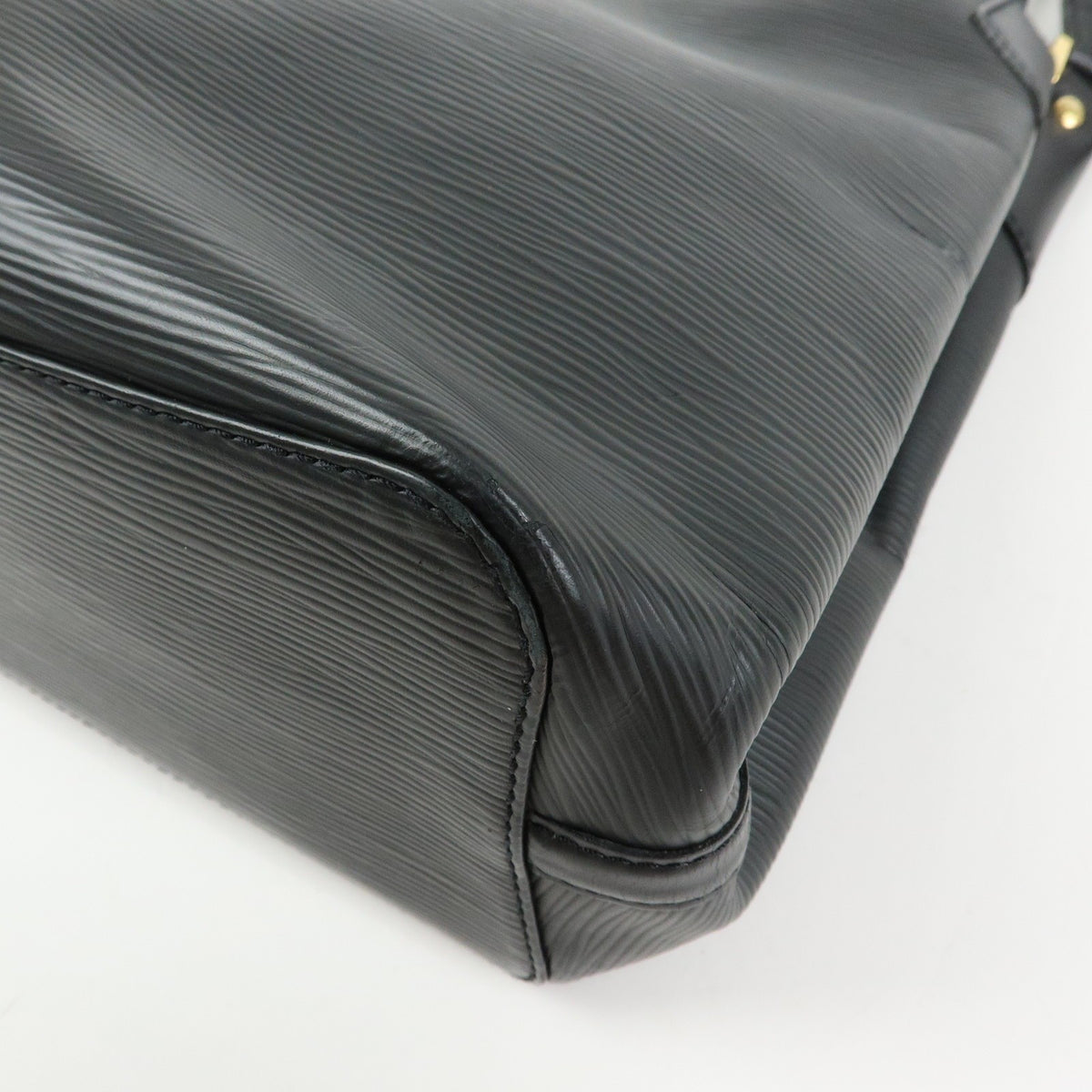 Louis Vuitton Mandara Epi Leather Black Leather Shoulder Bag Bag (Pre-Owned)