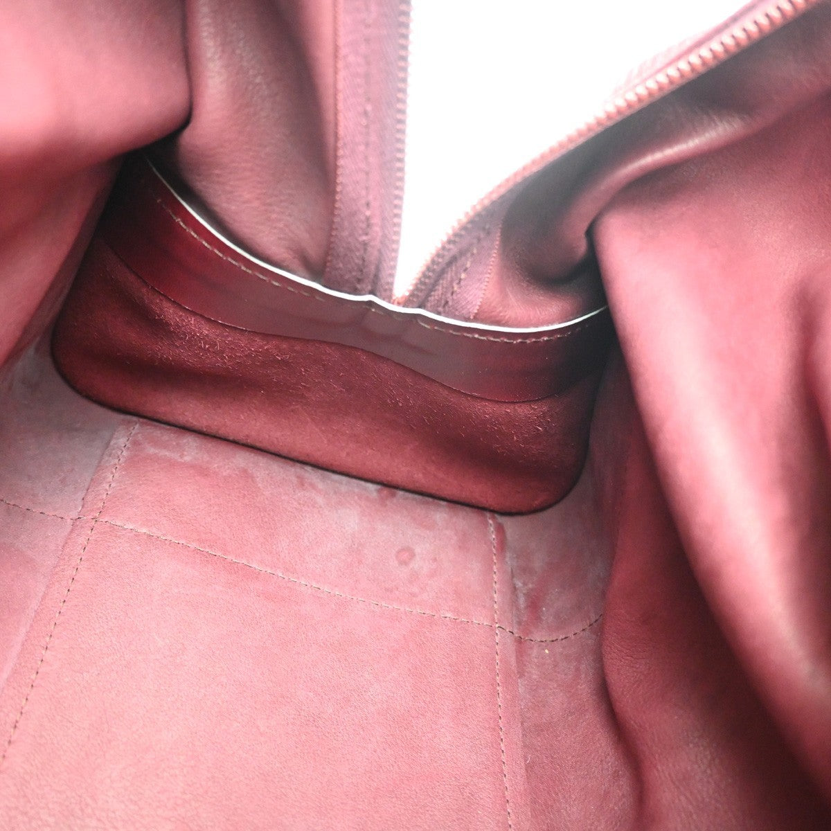 Loewe Amazona Suede Red Suede Handbag (Pre-Owned)
