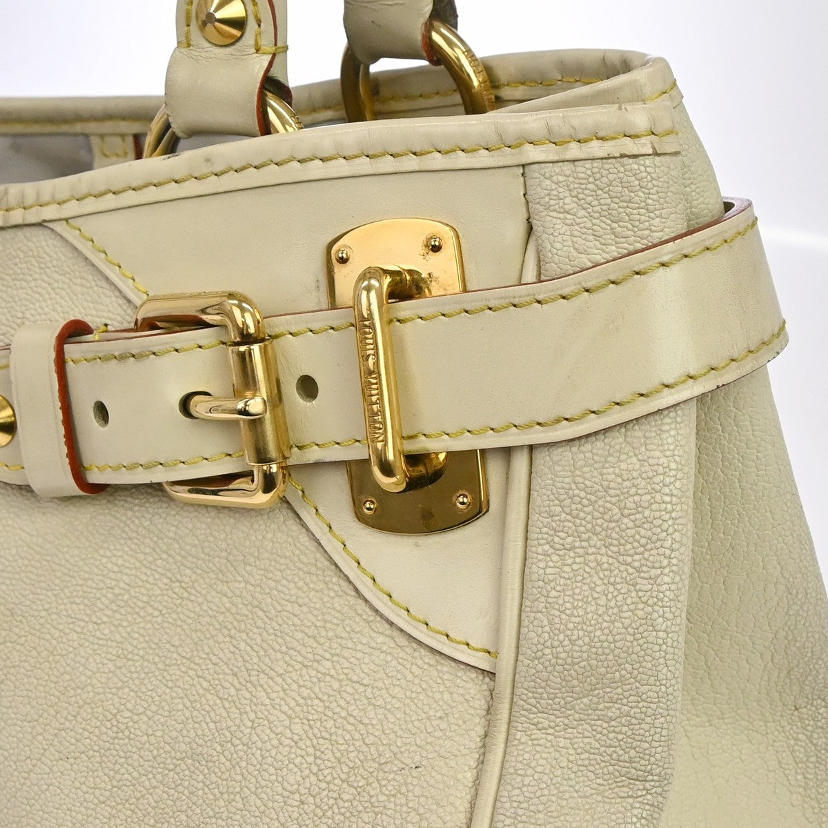 Louis Vuitton Suhali Le Majestueux Leather White Leather Handbag (Pre-Owned)