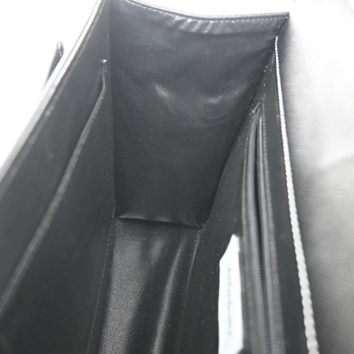 Saint Laurent Front Logo Plaque Convertible Clutch Leather Black Leather Clutche & Pouche Bag (Pre-Owned)