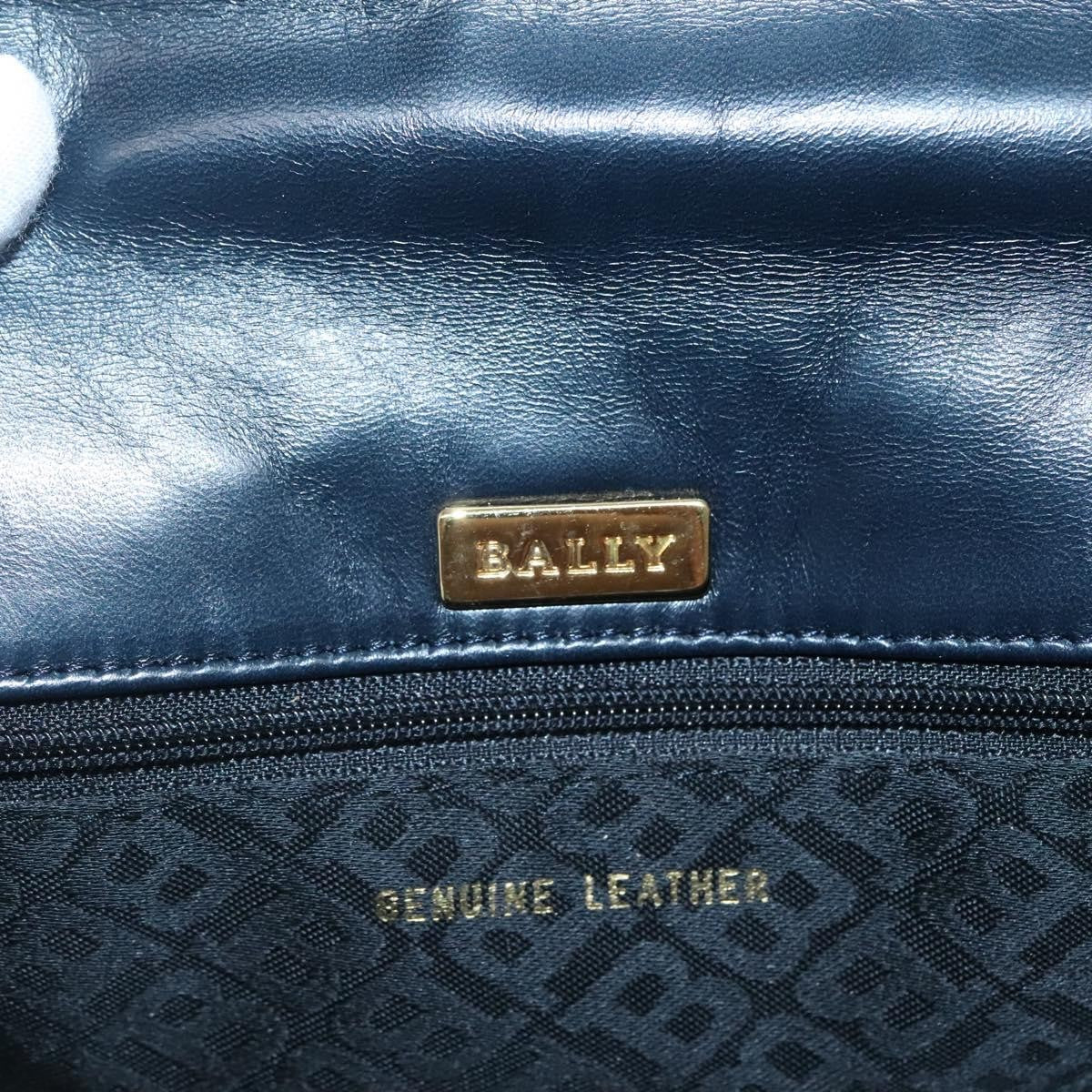 Bally Vintage Quilted Leather Navy Leather Handbag (Pre-Owned)