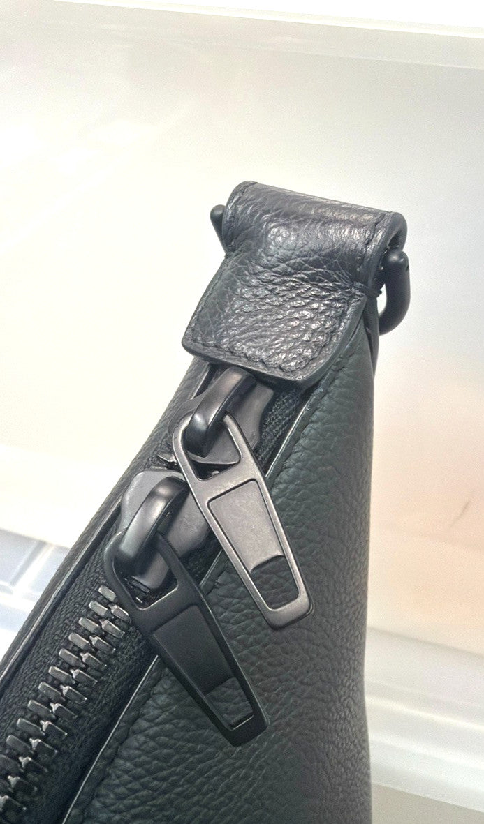 Balenciaga Hourglass Carryall Leather Black Leather Handbag (Pre-Owned)