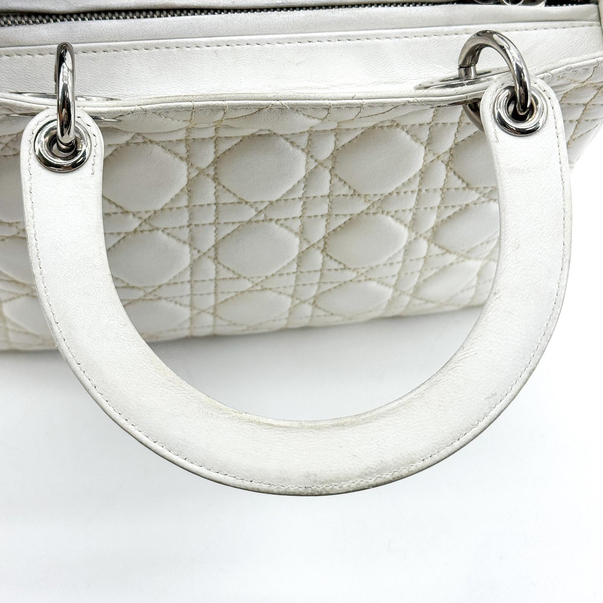 Christian Dior Lady Dior Grained Calfskin White Leather Handbag (Pre-Owned)