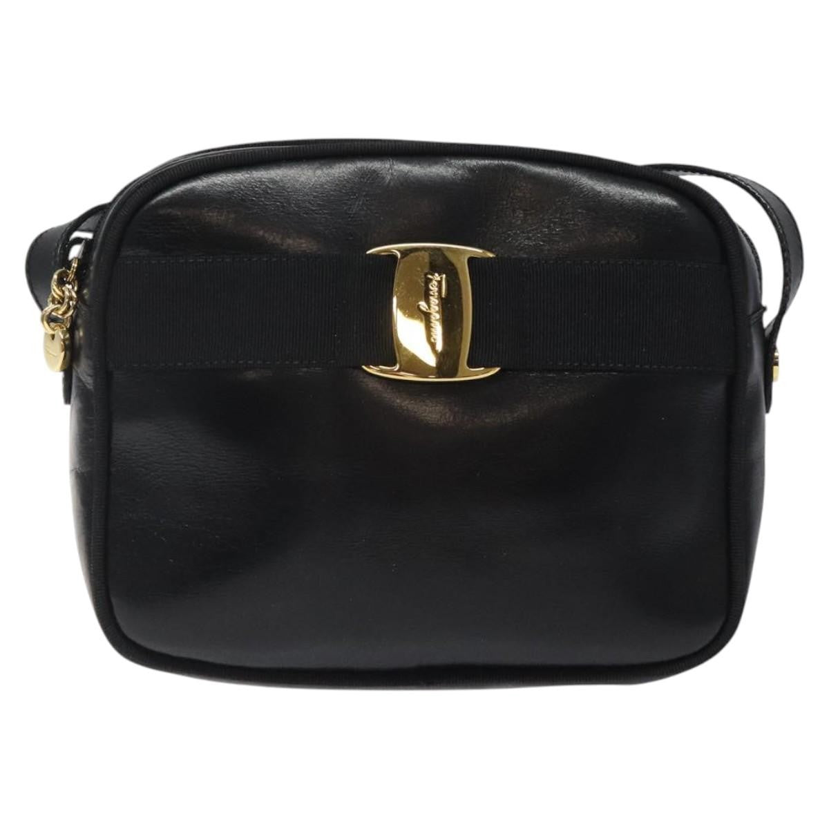 Salvatore Ferragamo Vara Bow Camera Leather Black Leather Shoulder Bag Bag (Pre-Owned)