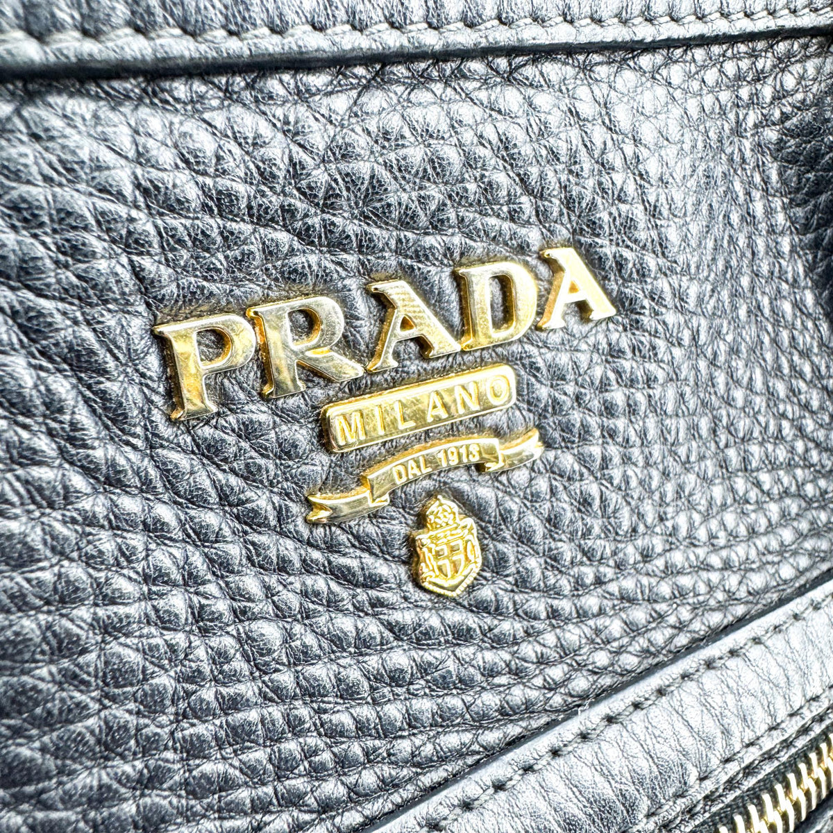 Prada Front Zip Convertible Satchel Vitello Phenix Black Leather Handbag (Pre-Owned)