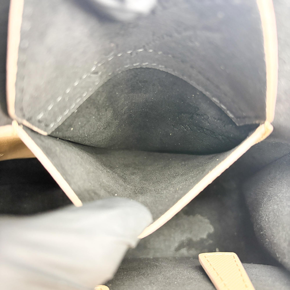 Burberry Dk88 Top Handle Leather Beige Leather Handbag (Pre-Owned)