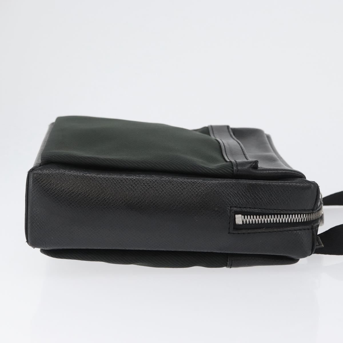 Louis Vuitton Sayan Messenger Taiga Leather And Canvas Black Leather Shoulder Bag Bag (Pre-Owned)