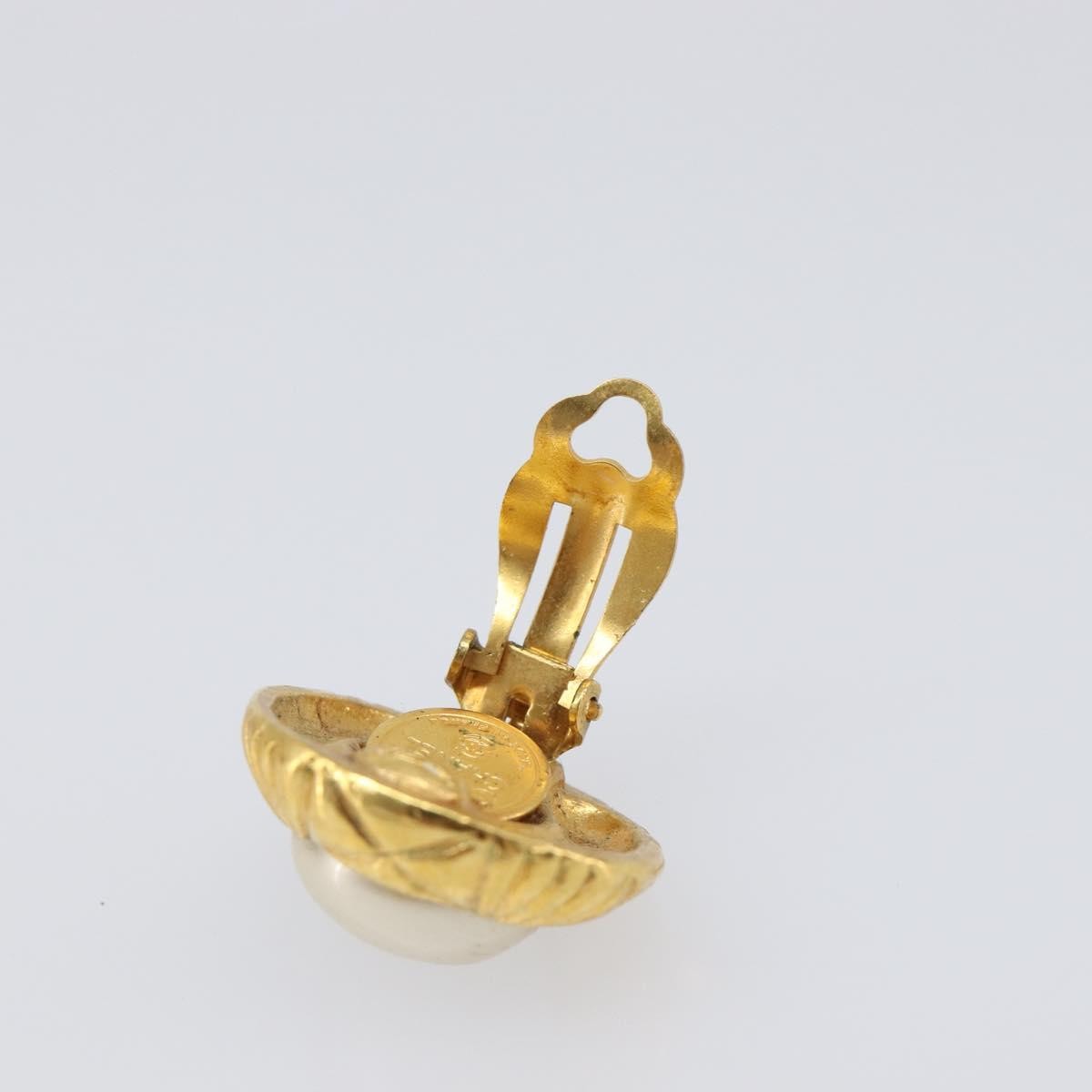 Chanel Vintage Round Clip-On Metal With Faux Pearl Gold Metal Earrings Jewelry (Pre-Owned)