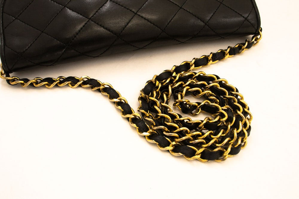 Chanel Vintage Round Flap Quilted Lambskin Black Leather Shoulder Bag Bag (Pre-Owned)