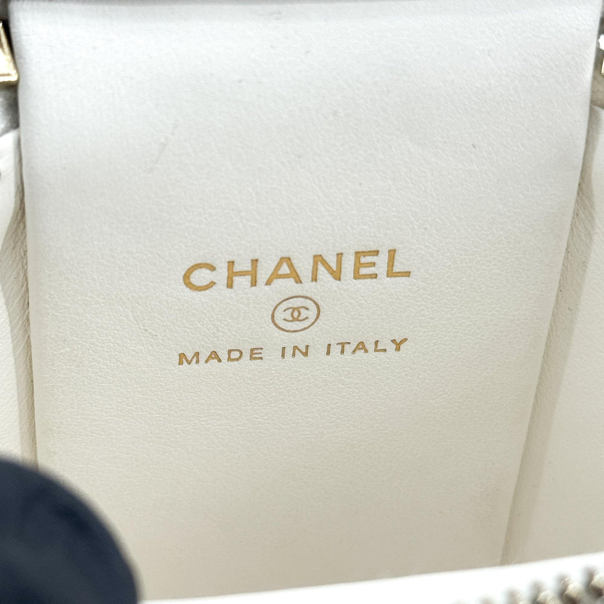 Chanel Vertical Classic Vanity Case With Chain Quilted Caviar White Calfskin Crossbody Bag Bag (Pre-Owned)