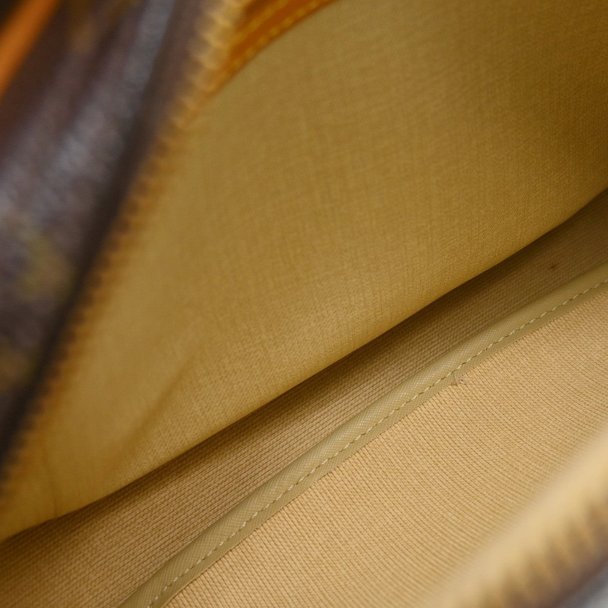 Louis Vuitton Reporter Monogram Canvas Brown Canvas Shoulder Bag Bag (Pre-Owned)