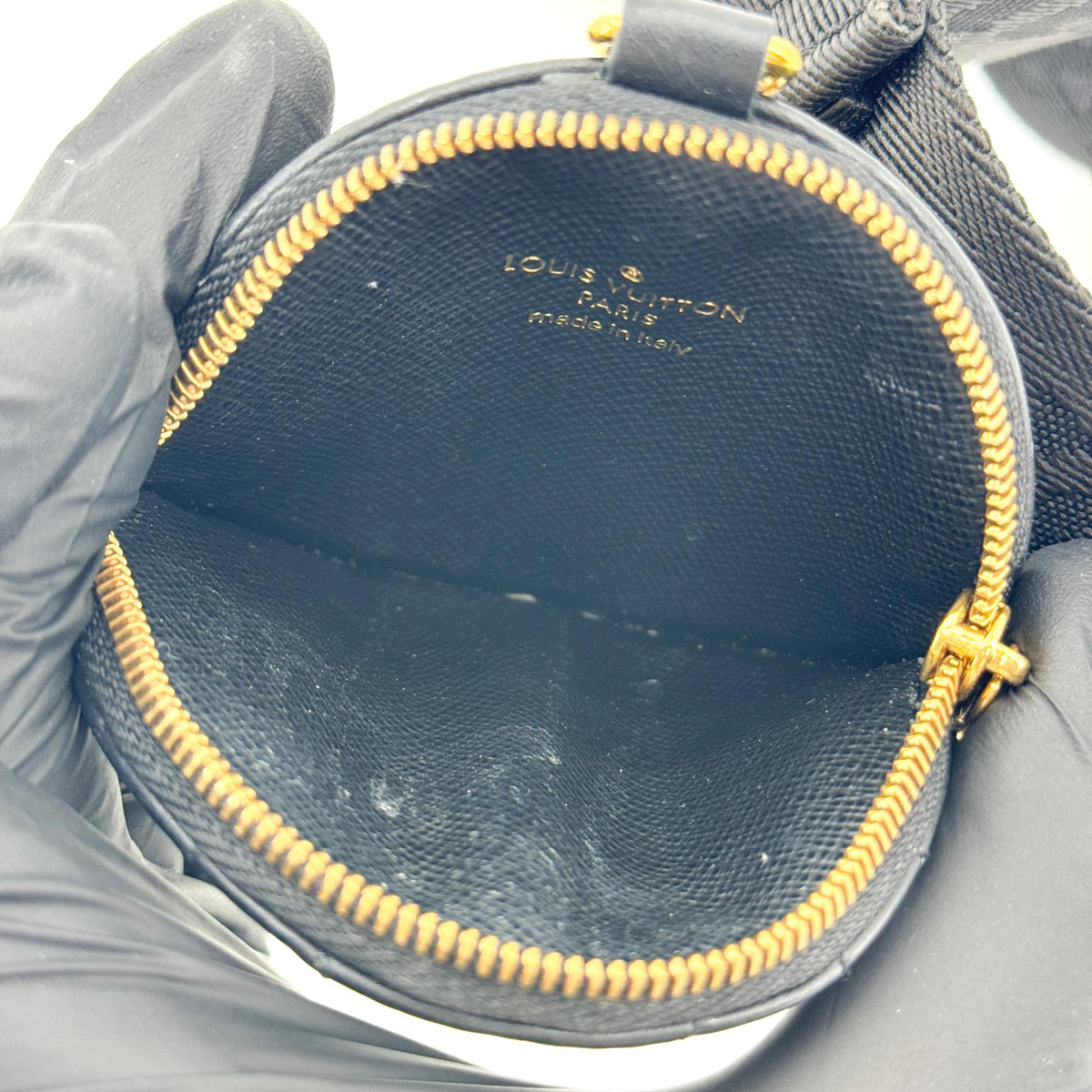 Louis Vuitton New Wave Multi Pochette Quilted Leather Black Leather Clutche & Pouche Bag (Pre-Owned)