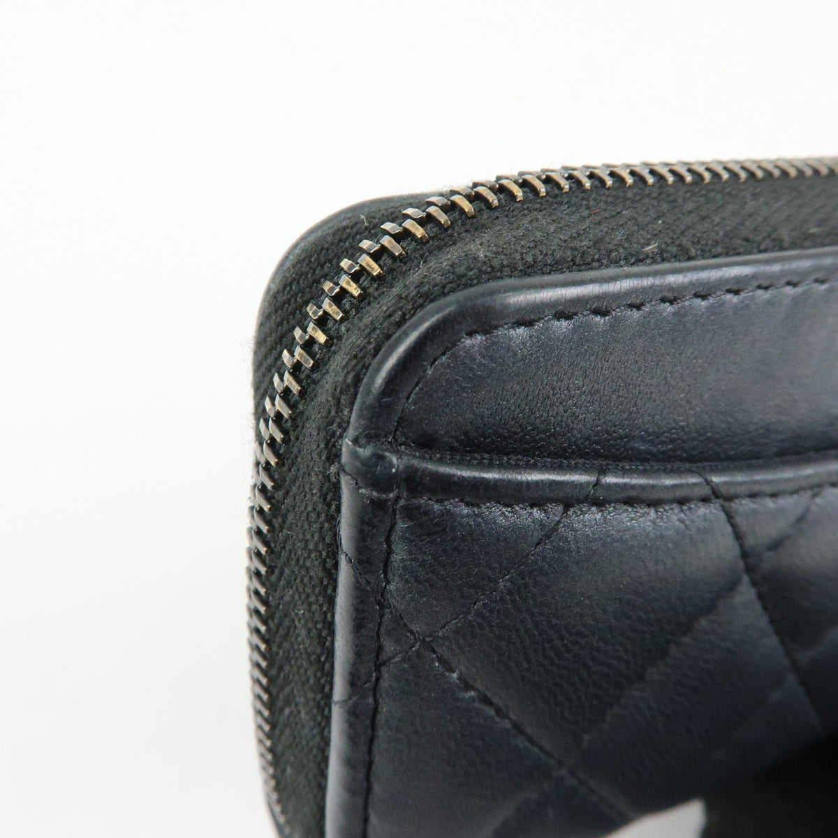 Chanel So Black Cc Zip Coin Purse Quilted Lambskin Black Leather Wallets Accessory (Pre-Owned)